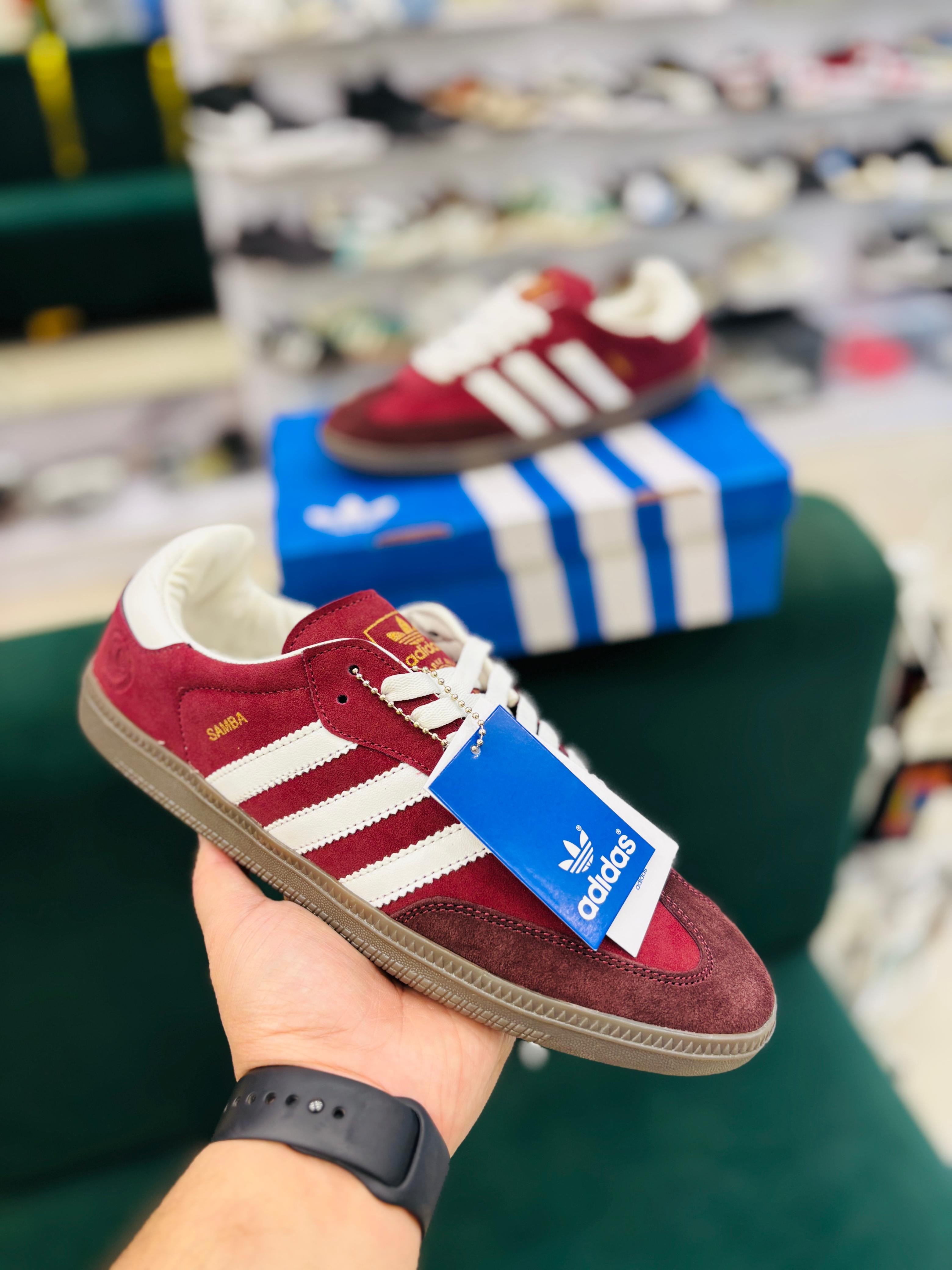 ADI SAMBAA (MAROON)