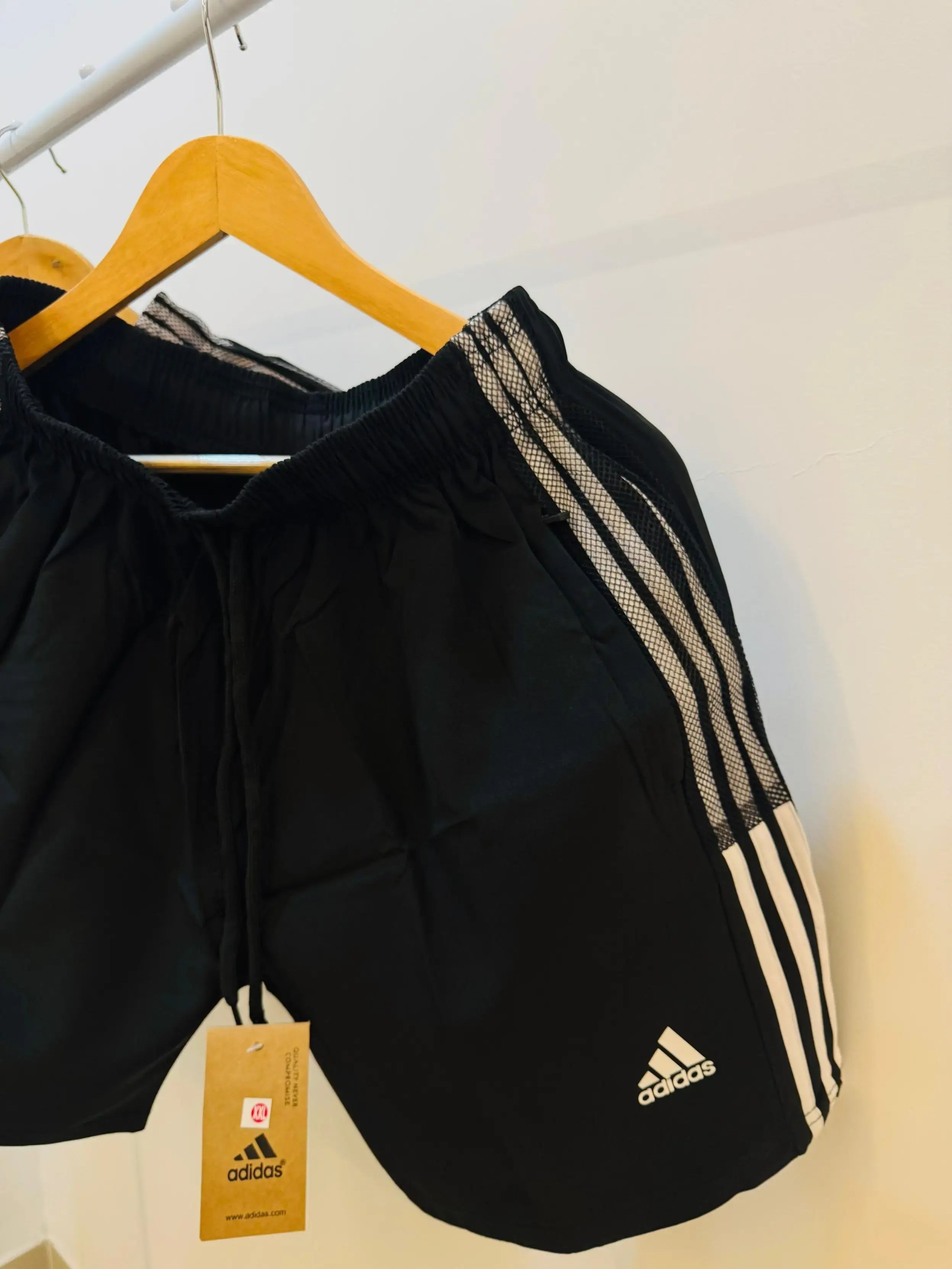 ADI SPORTY SHORTS