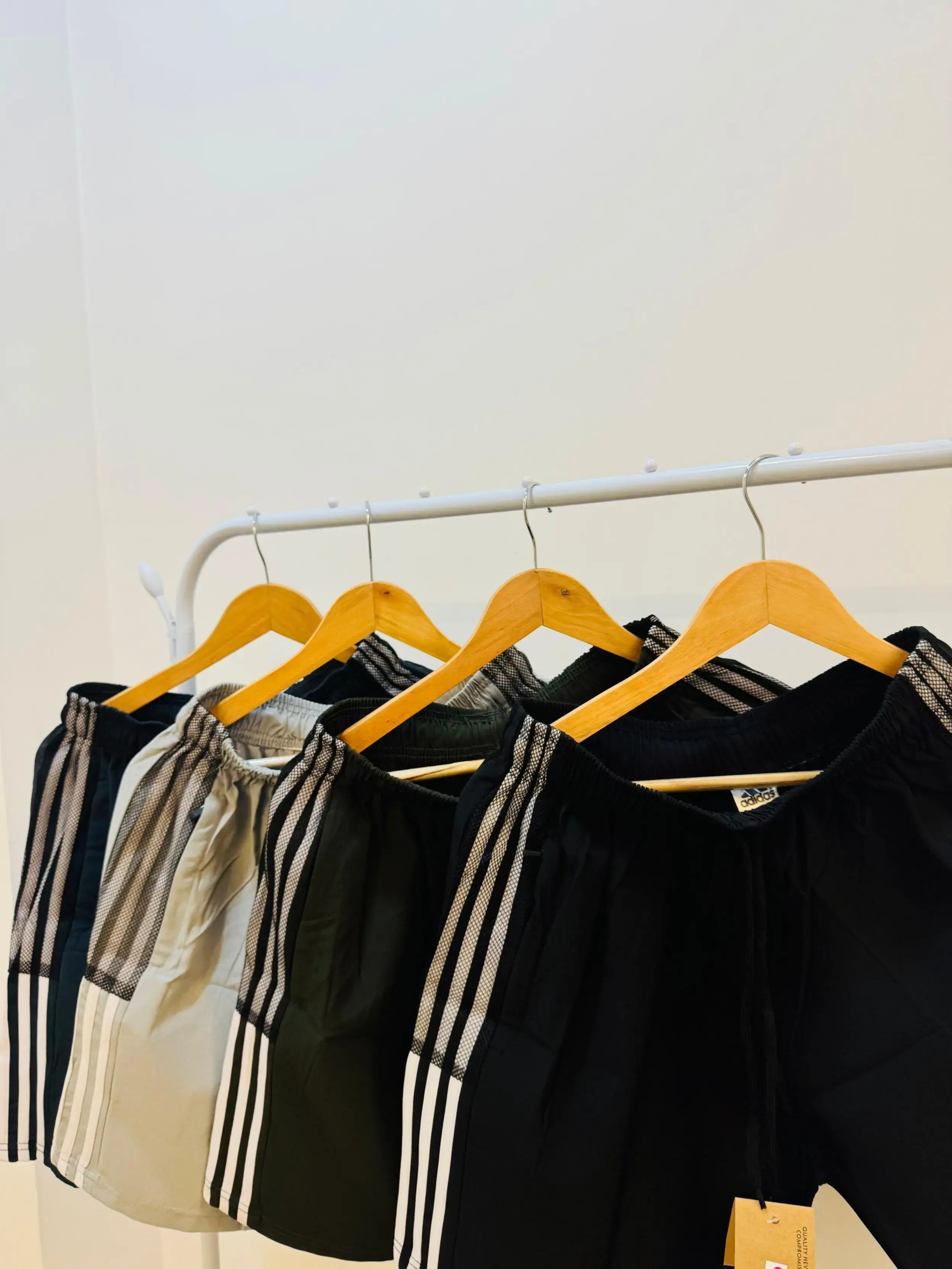 ADI SPORTY SHORTS