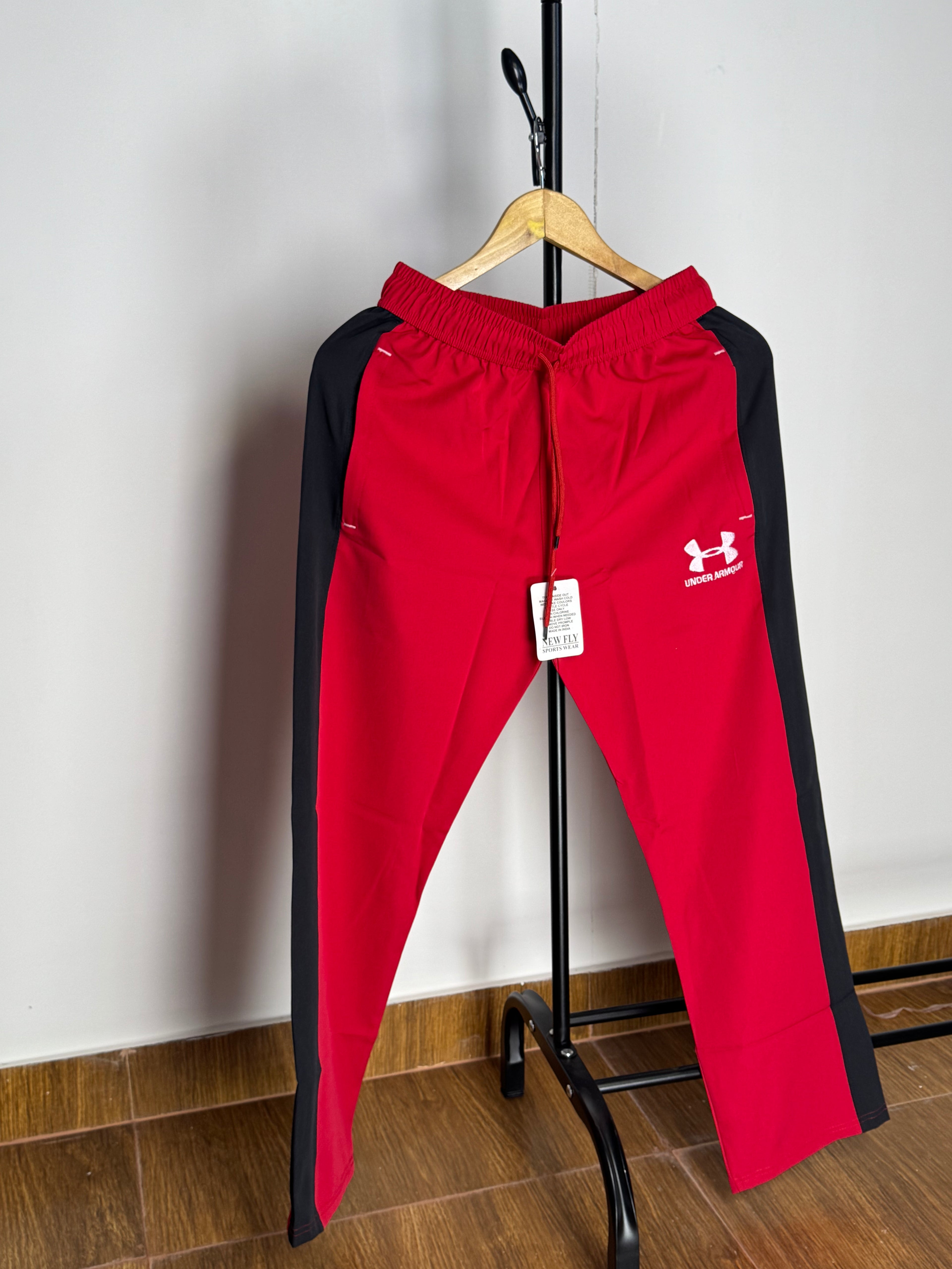 UA COMFY TRACKS