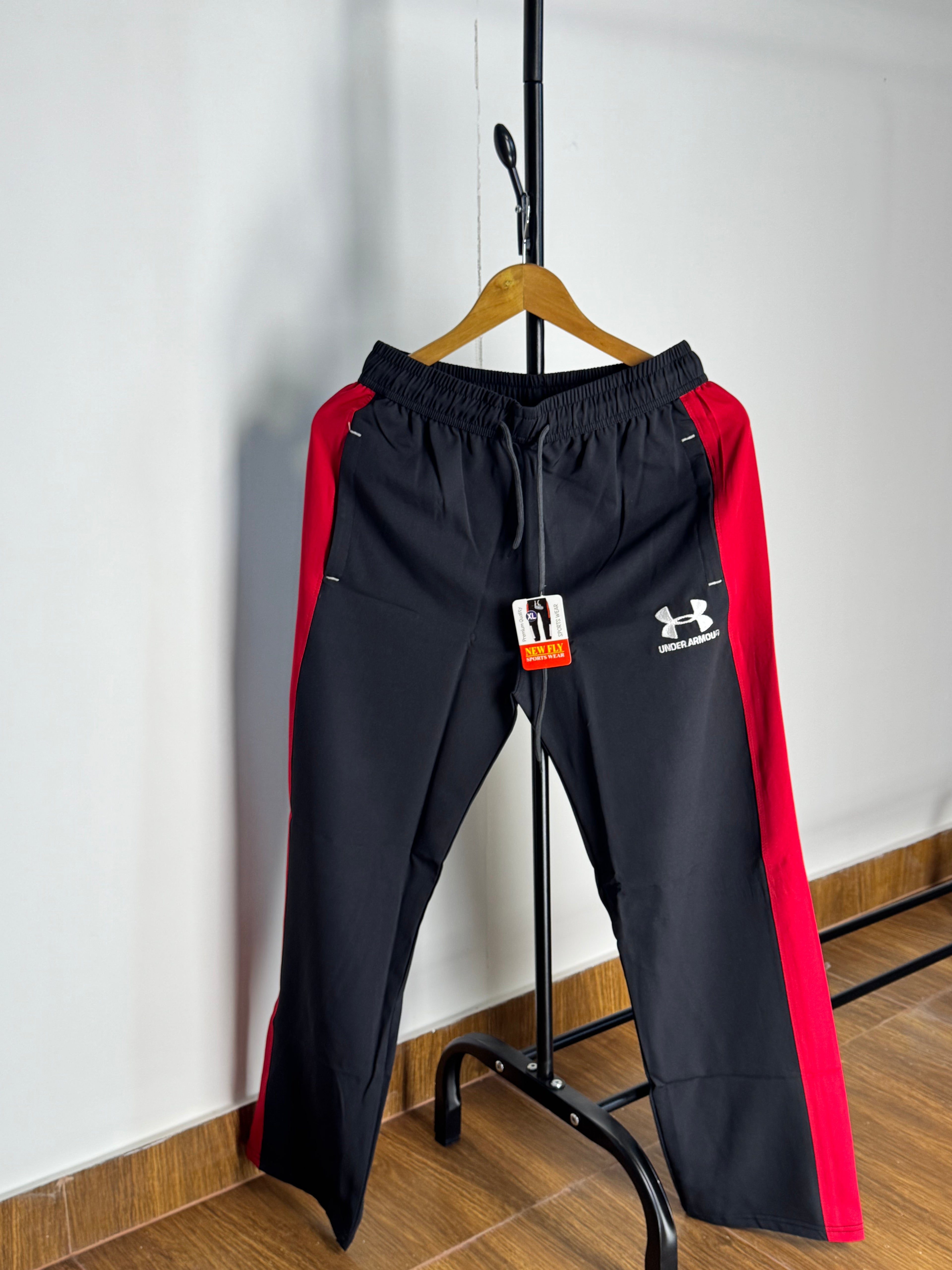 UA COMFY TRACKS