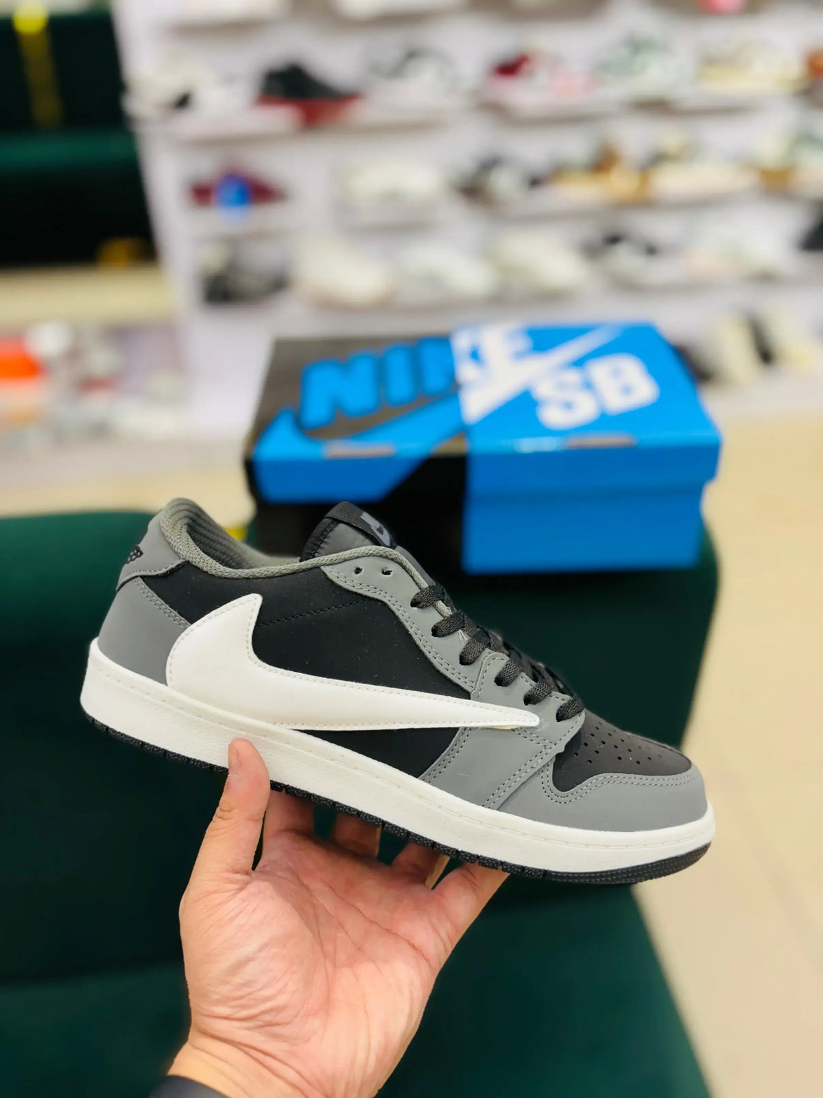 N TRAVS SCT GREY (SALE) - UK9