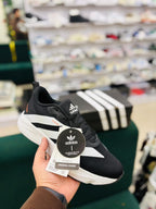 ADI TRAINER - BLACK WHITE