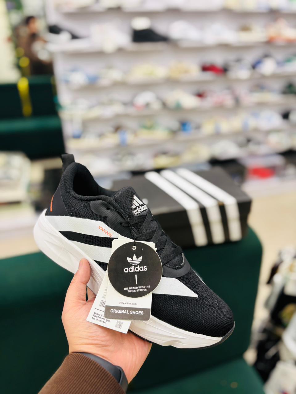 ADI TRAINER - BLACK WHITE