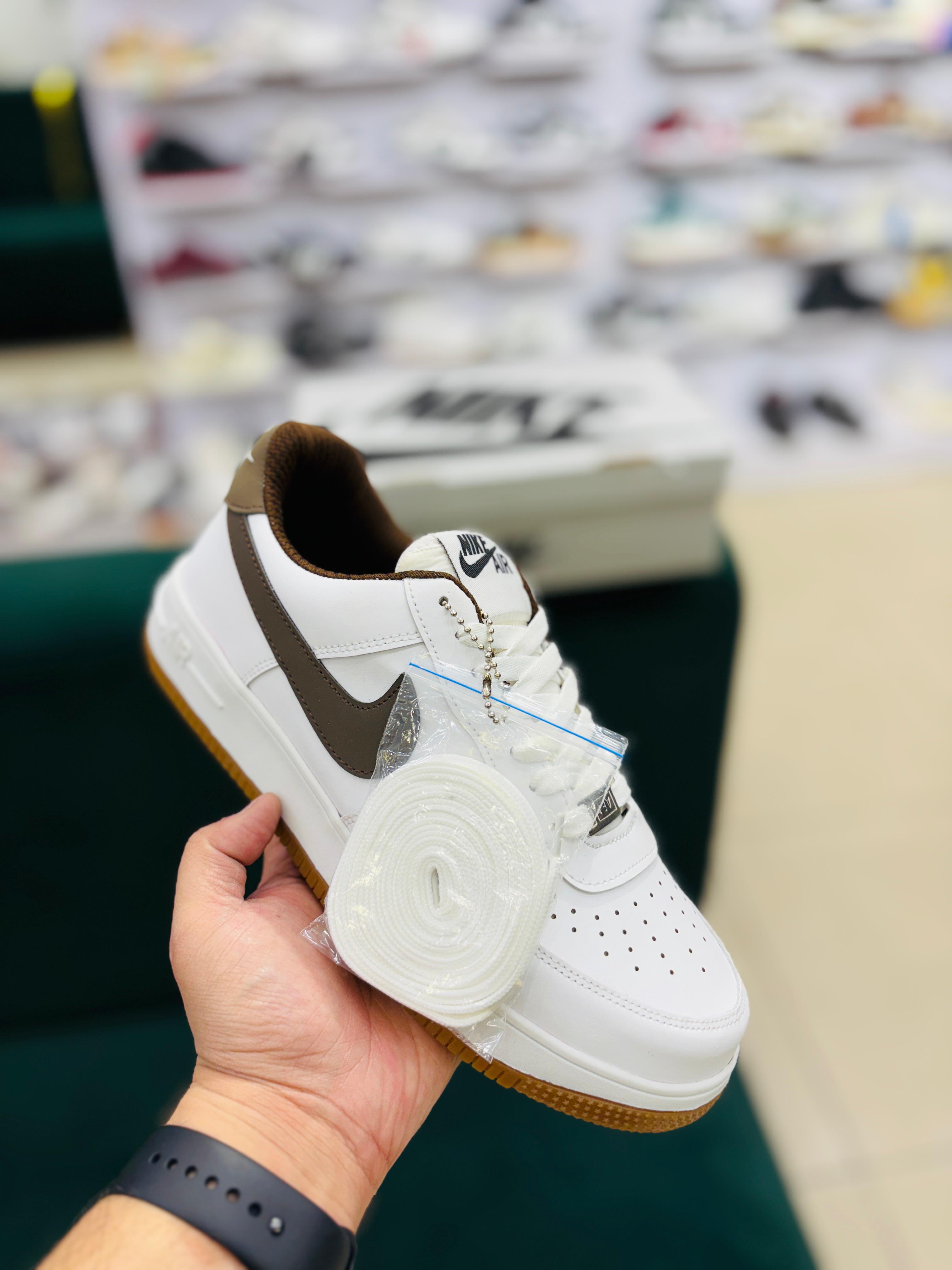 N HUMAVA BROWN