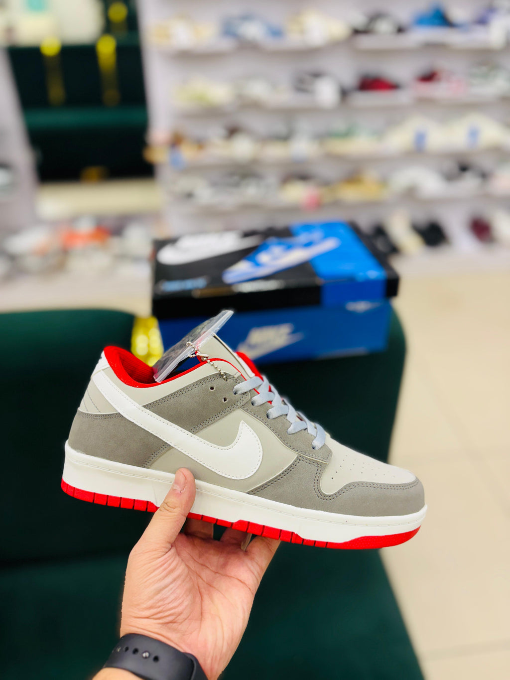 N DUNKK (GREY RED)