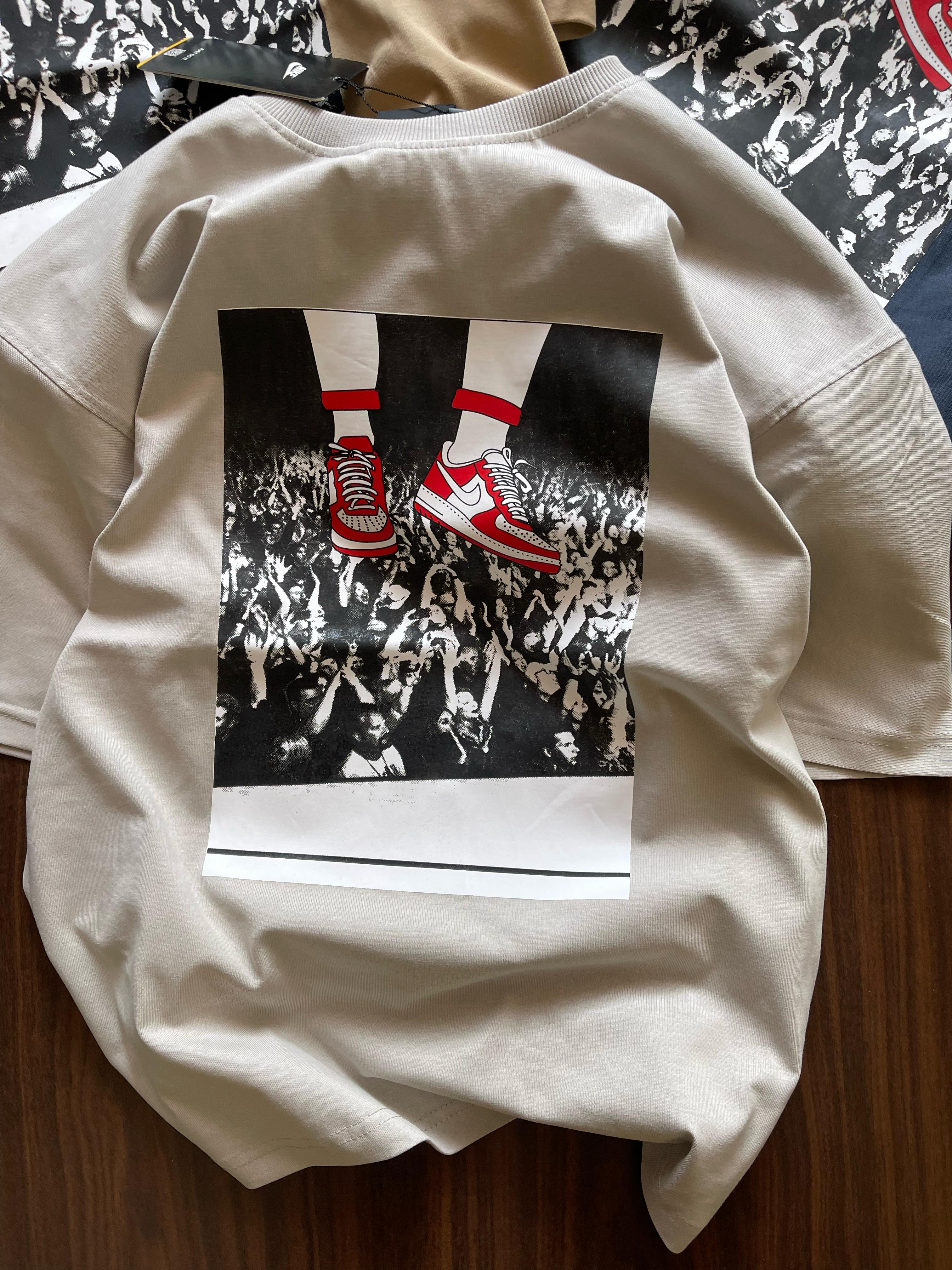 N SNEAKERHEAD ROUND TSHIRT 1811