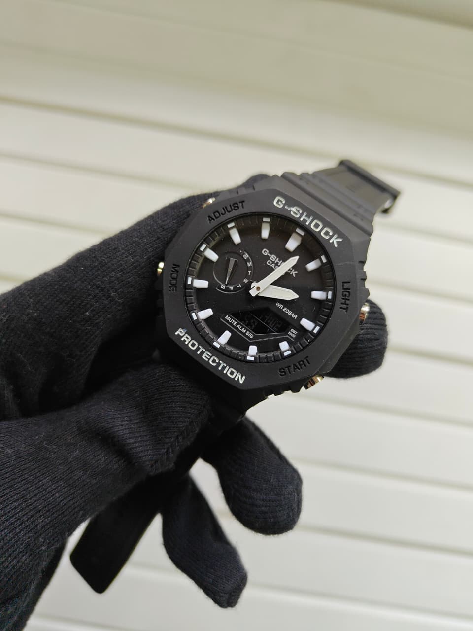 GSH0CK GA2100 - BLACK WITH WHITE CHRONO