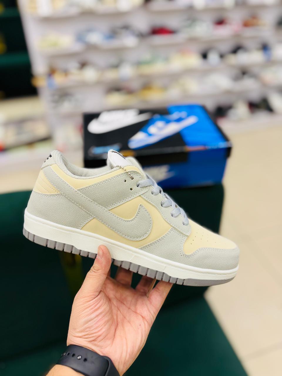 N DUNK BEIGE