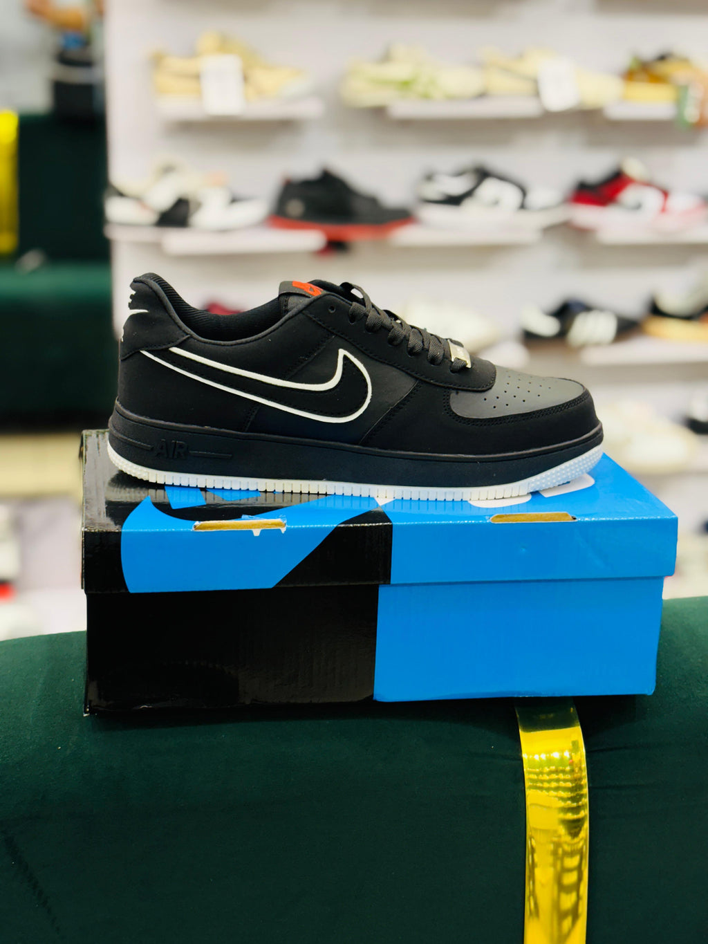 N AF1 BW