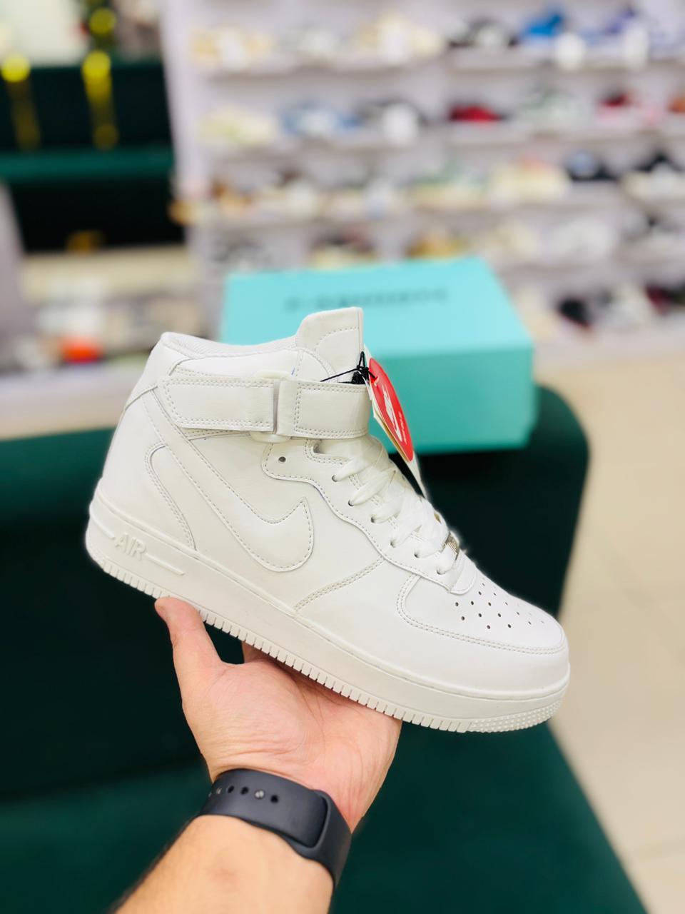 AF1 MID WHITE