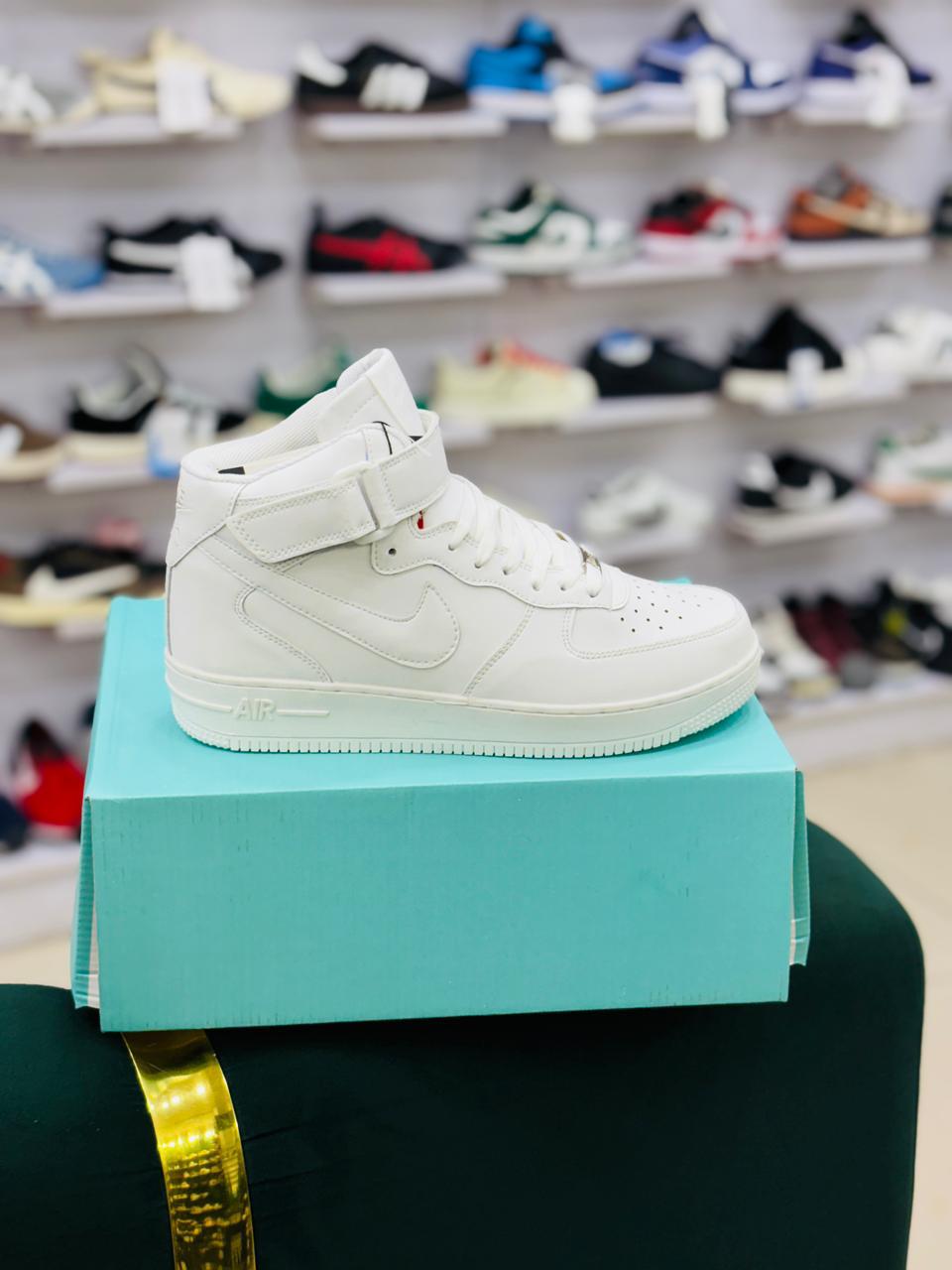 AF1 MID WHITE