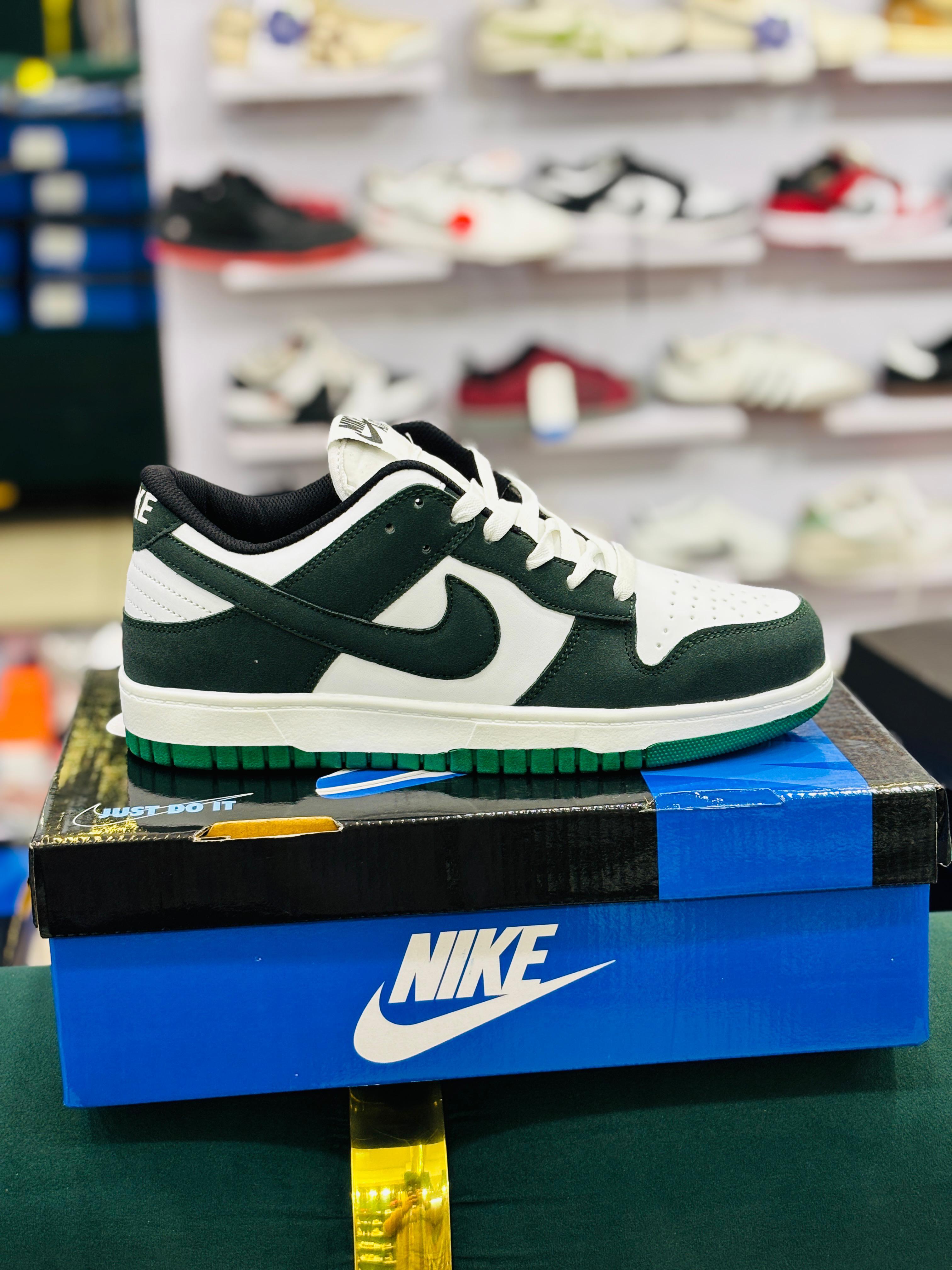 N DUNKK SB - DARK GREEN