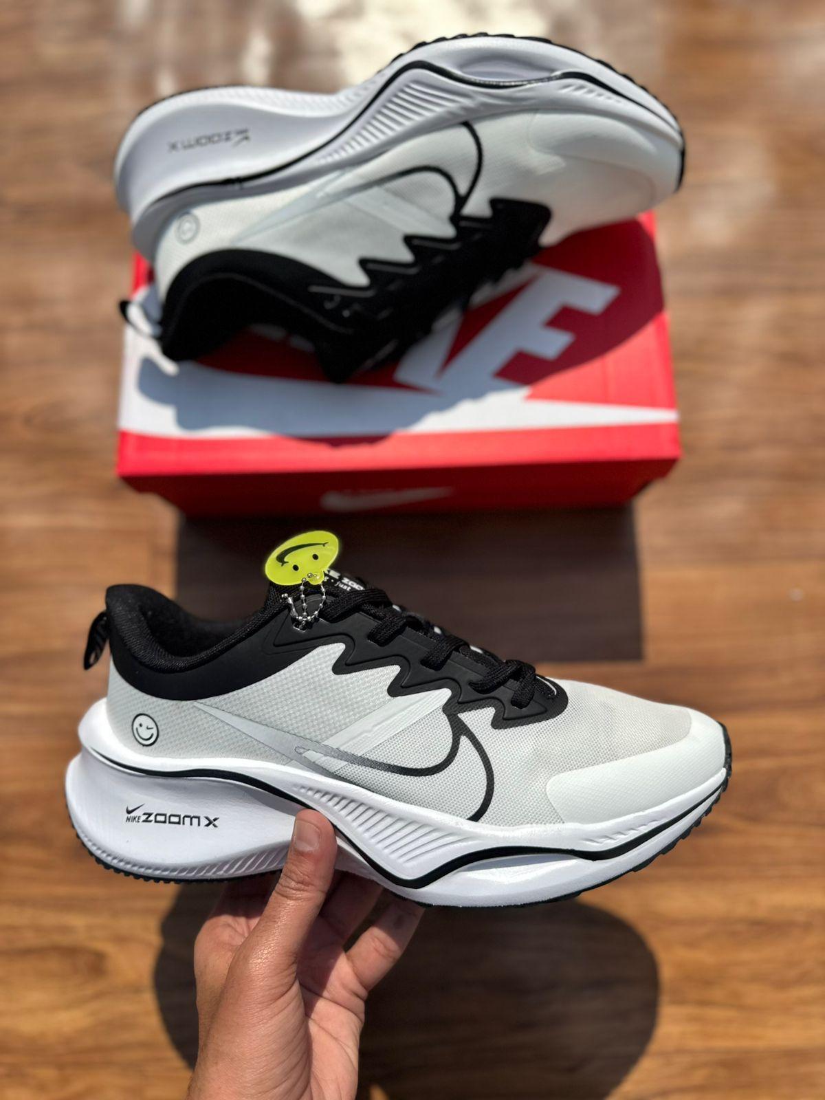 N ZOOM SMILY 2024 WHITE BLACK