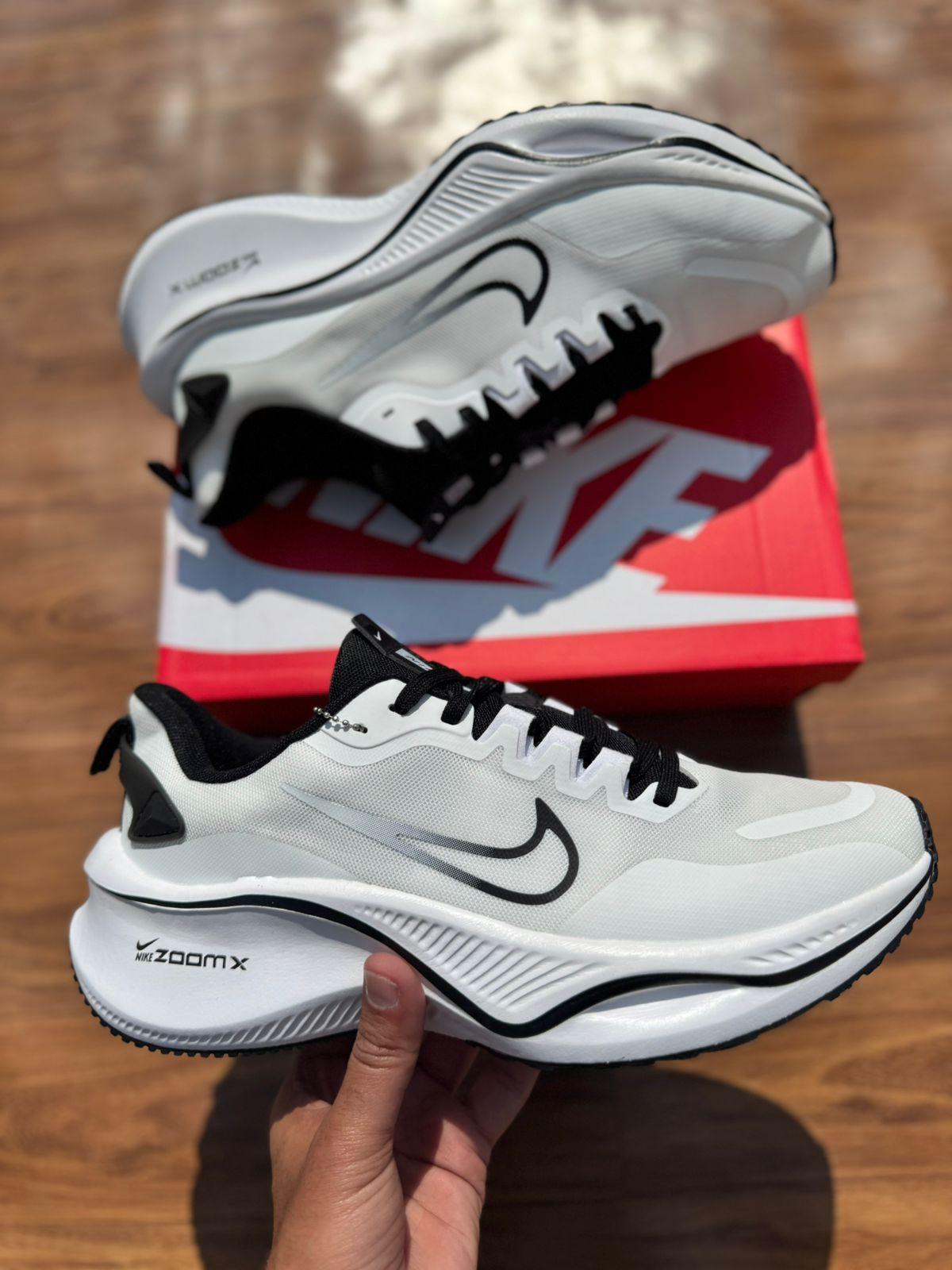 N ZOOM SMILY 2025 WHITE BLACK