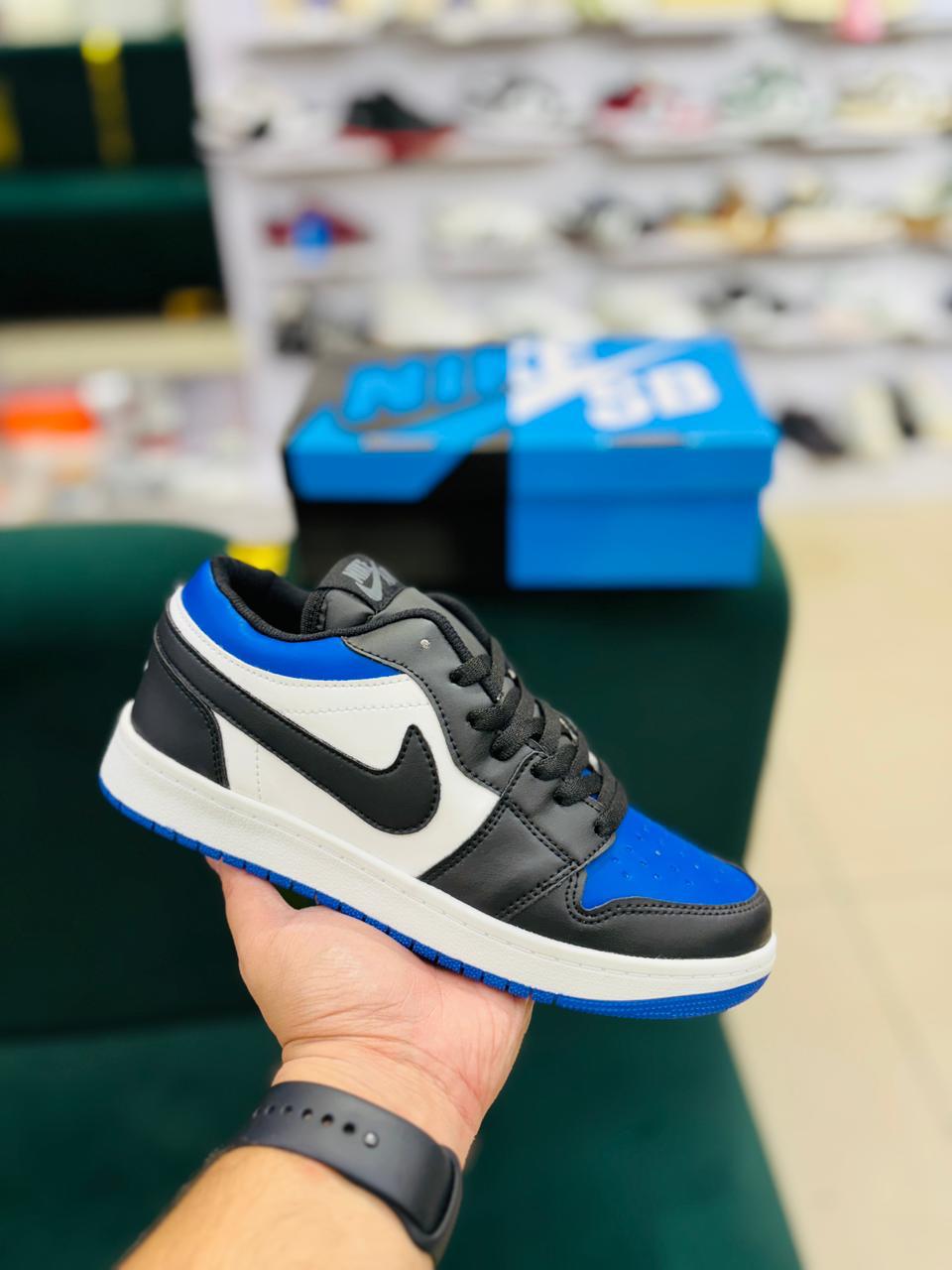 N BLUE LOW CUT
