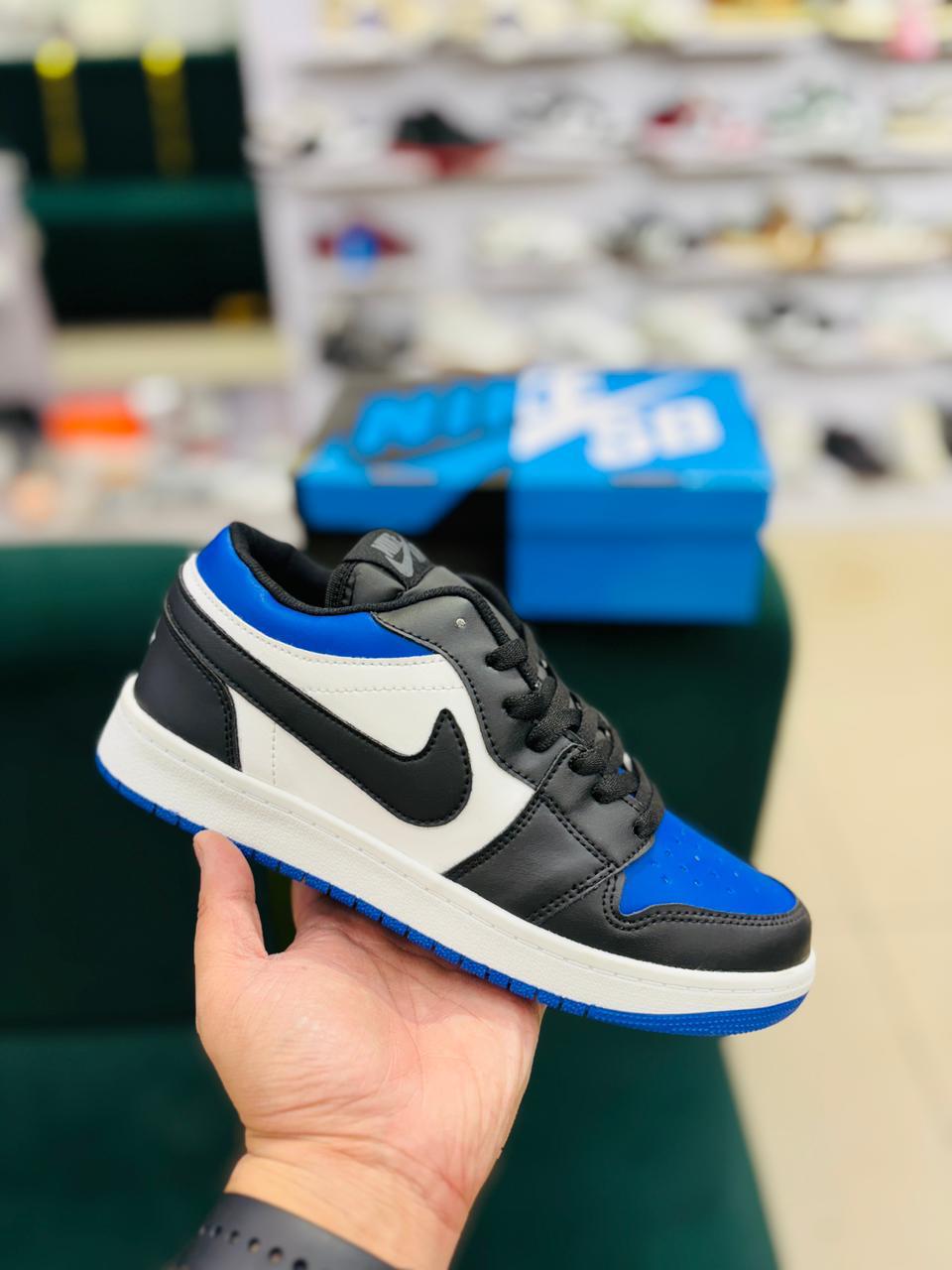 N BLUE LOW CUT