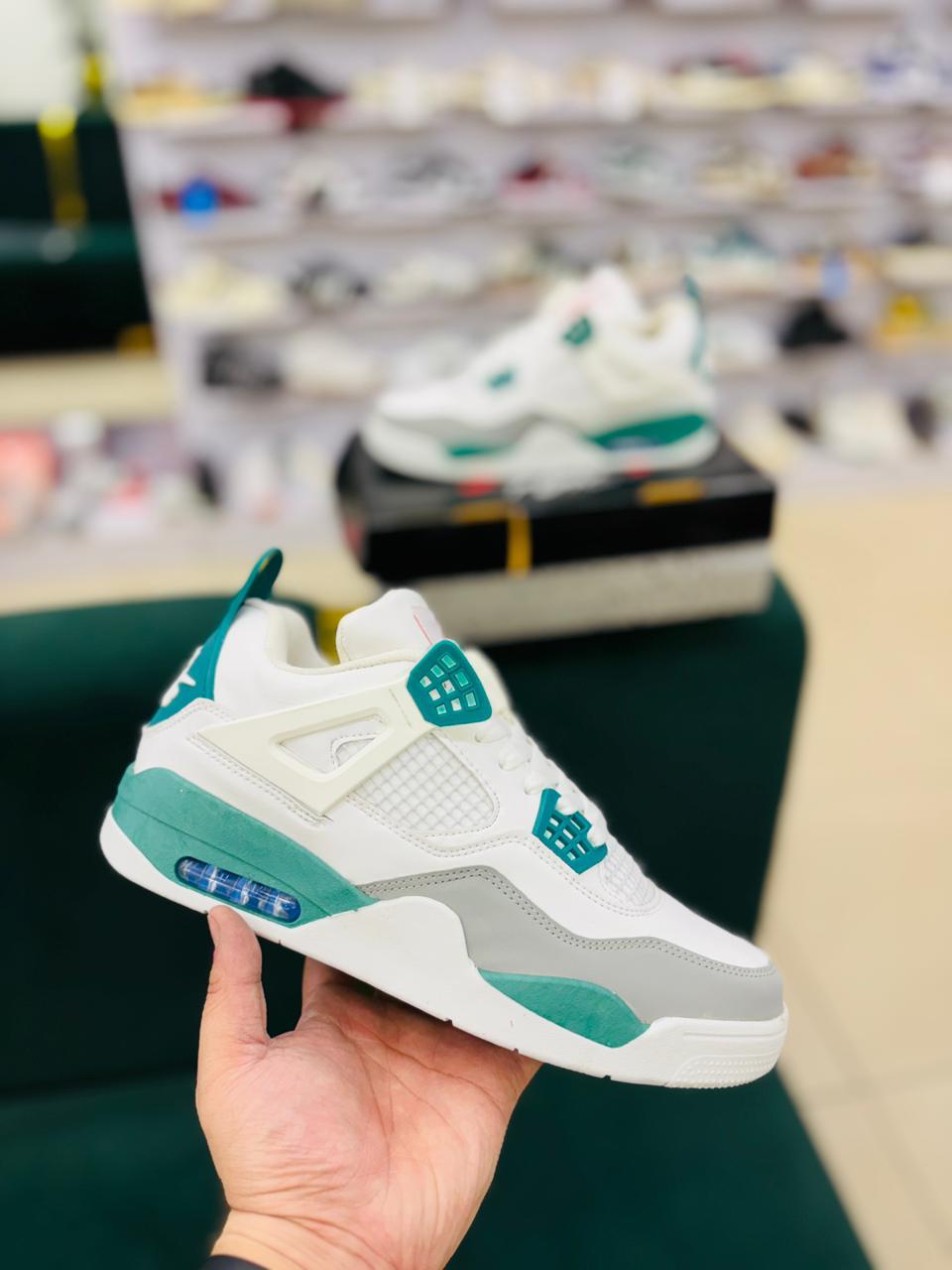 RETRO 4 - PINE GREEN