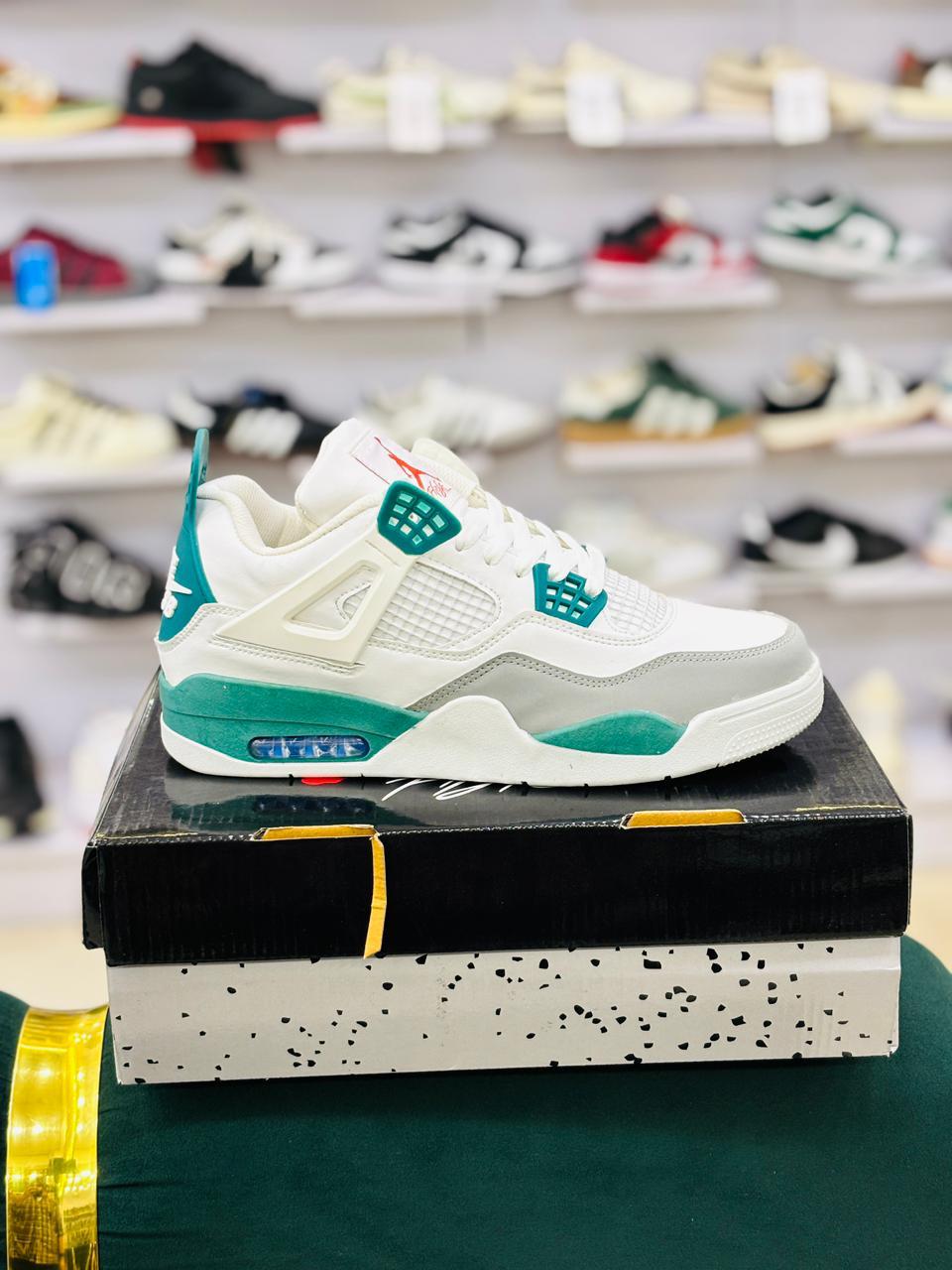 RETRO 4 - PINE GREEN
