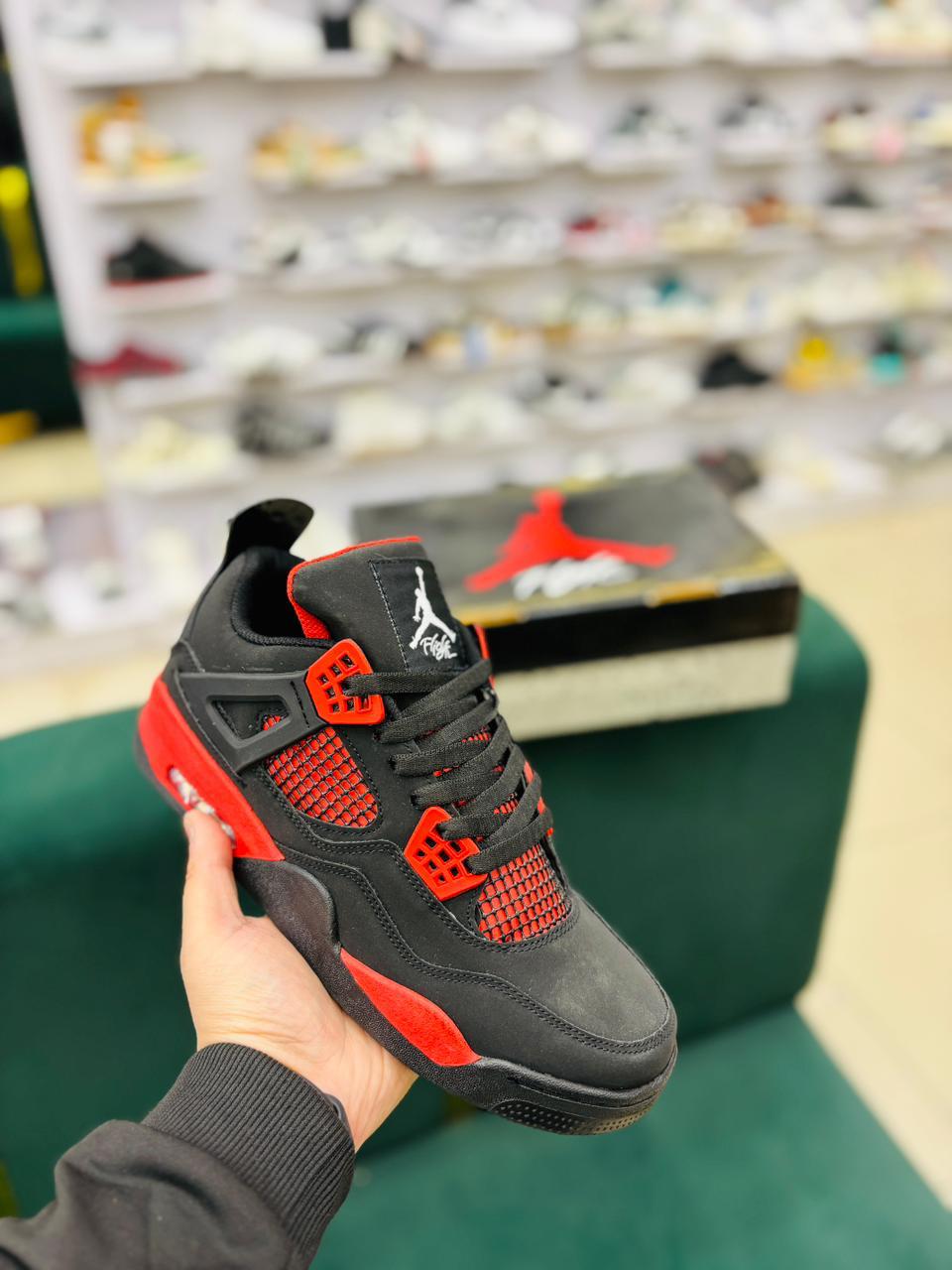 RETRO 4 - BLACK RED