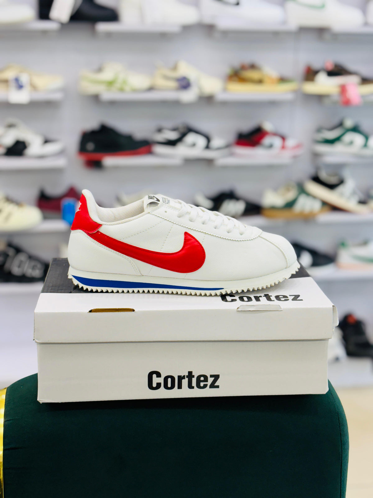 N CORTZ WHITE RED