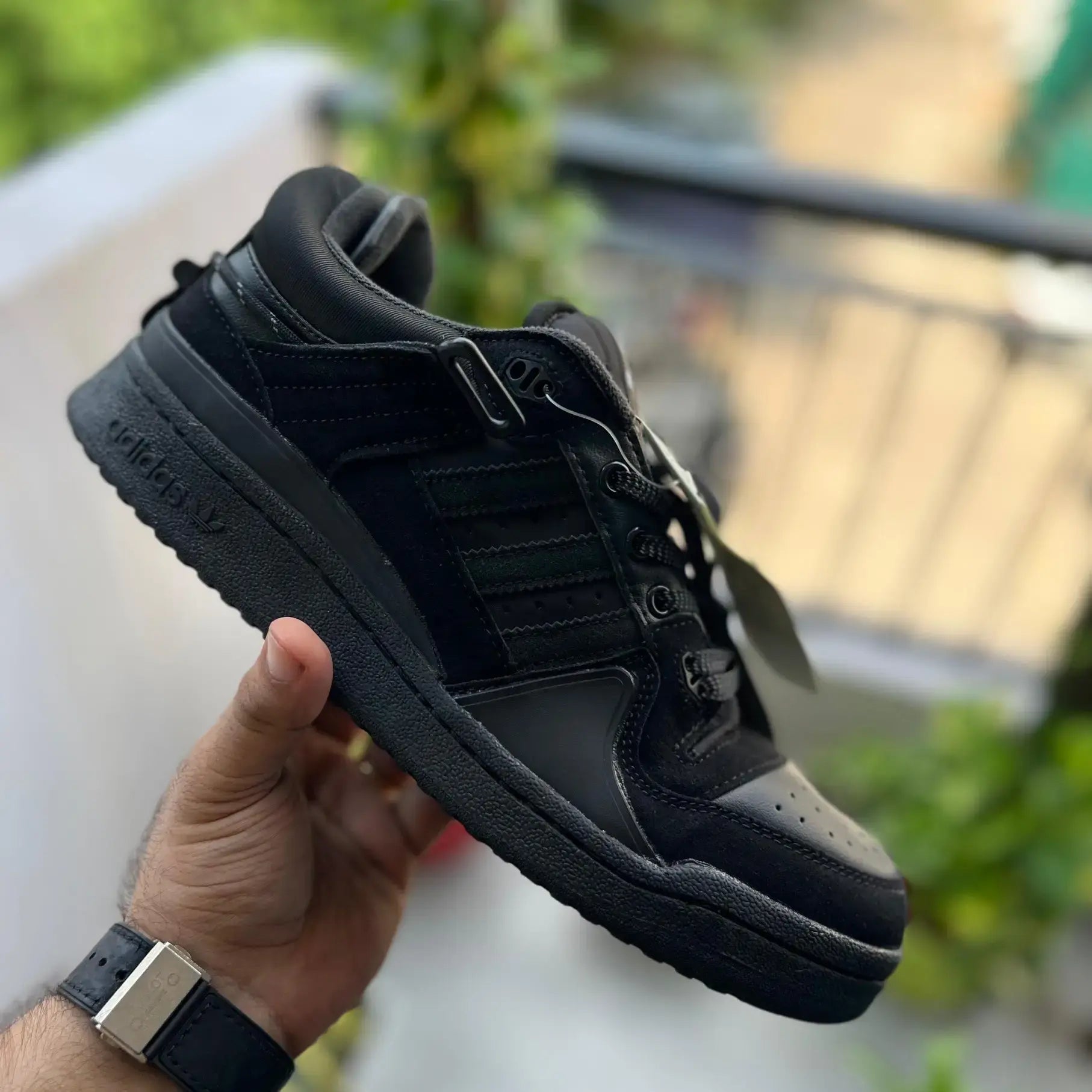 ADI BAD BUNNY (BLACK)