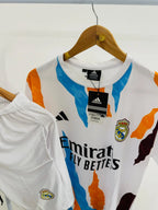 REAL MADRD PRE MATCH WHITE JERSEY SET