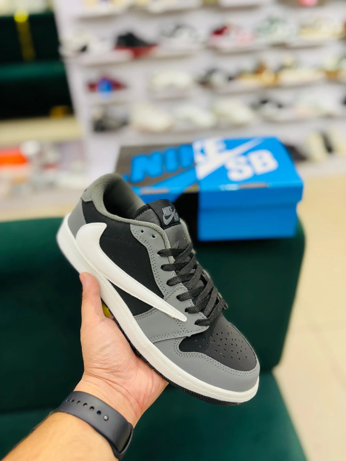 N TRAVS SCT GREY (SALE) - UK9