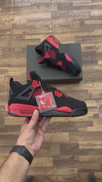 AirJ Retro4 SB BLACKRED