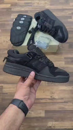 ADI BAD BUNNY (BLACK)