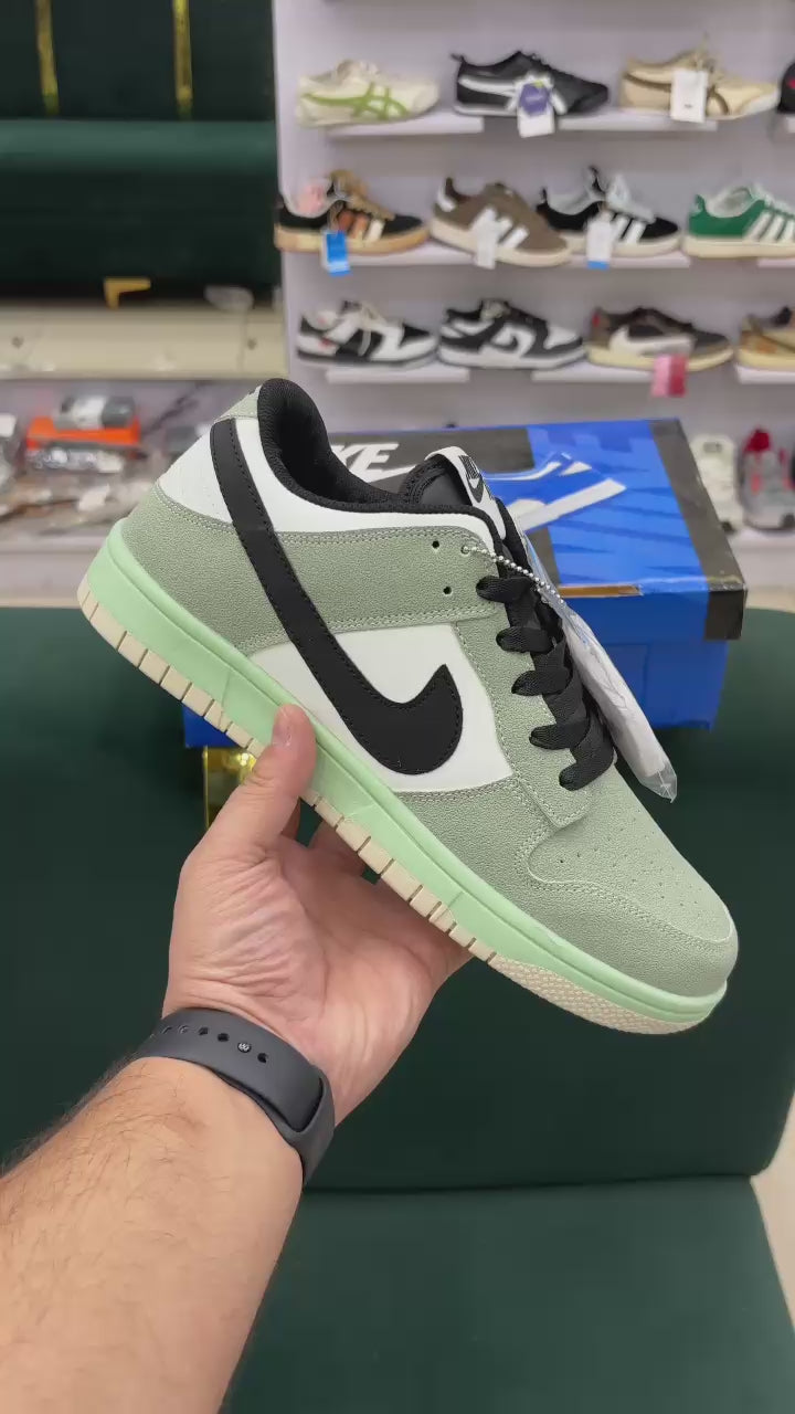 N DUNKK VIBRANT GREEN