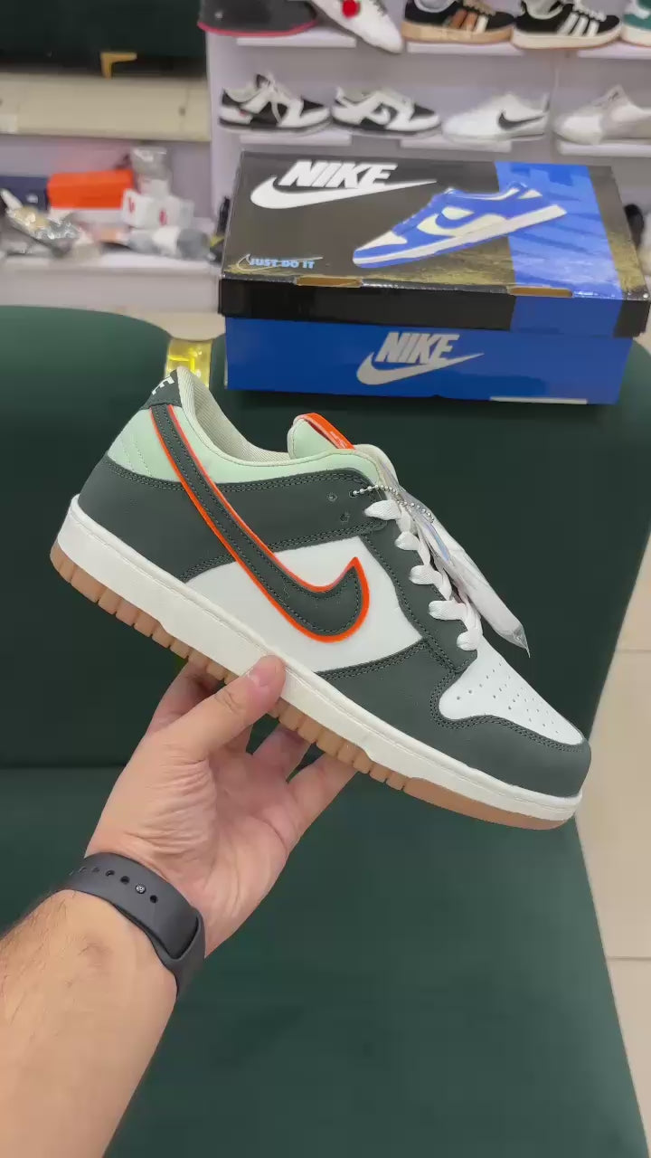 SB DUNKK LOW - OLIVE