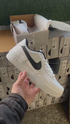 N AF1 LOW (BLACK TICK)